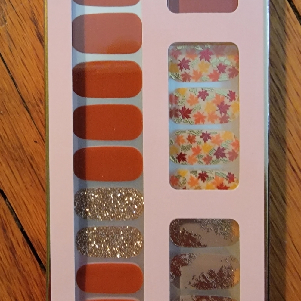 Gel nail strips